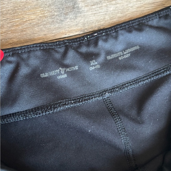 Hey-Nuts black leggings & Old Navy Active black leggings (2 pairs) - Picture 8 of 10